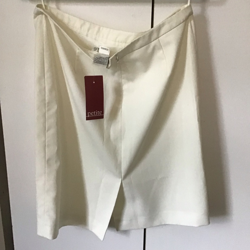 White skirt ,new, dry , clean, care.